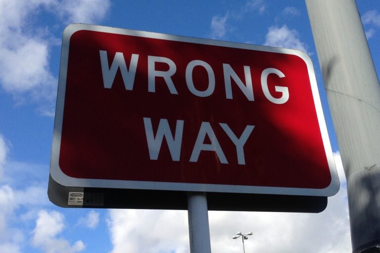 wrong-way-167535_1280