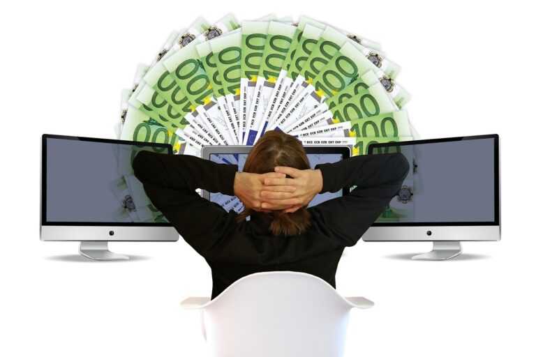 woman-3972345_1280-2